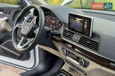 Внедорожник / Кроссовер Audi Q5 2018 в 