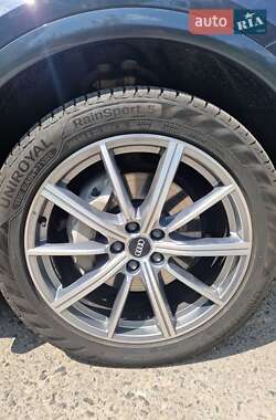 Внедорожник / Кроссовер Audi Q5 2020 в 