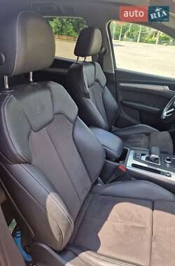 Внедорожник / Кроссовер Audi Q5 2020 в 