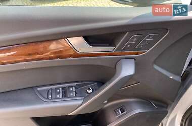 Внедорожник / Кроссовер Audi Q5 2018 в 