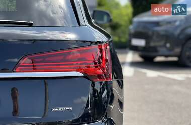 Внедорожник / Кроссовер Audi Q5 2021 в 