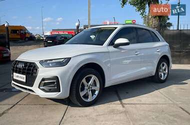 Позашляховик / Кросовер Audi Q5 2021 в 