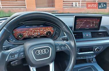 Внедорожник / Кроссовер Audi Q5 2018 в 