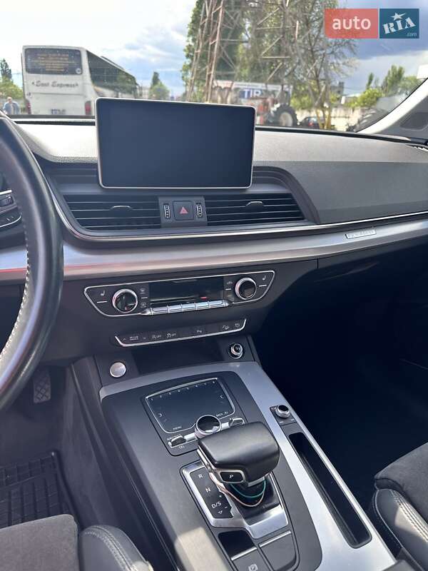 Внедорожник / Кроссовер Audi Q5 2017 в Николаеве