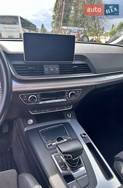 Внедорожник / Кроссовер Audi Q5 2017 в 