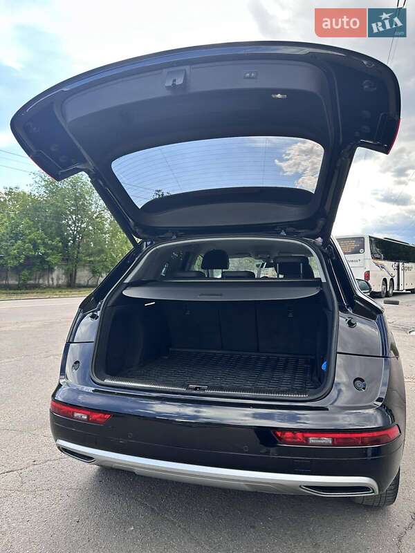 Внедорожник / Кроссовер Audi Q5 2017 в Николаеве