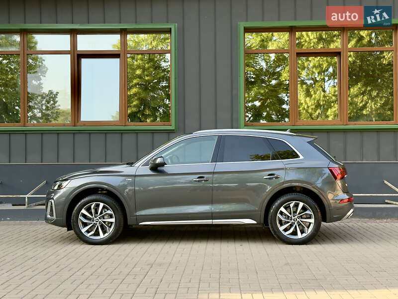 Внедорожник / Кроссовер Audi Q5 2021 в Ровно