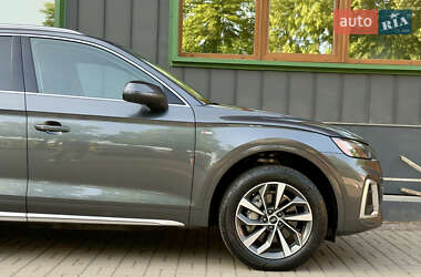 Позашляховик / Кросовер Audi Q5 2021 в 
