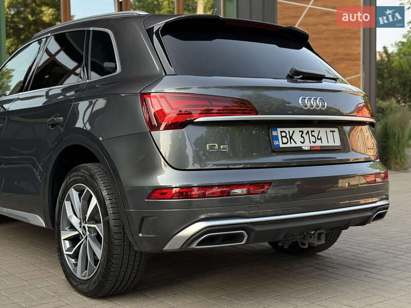 Внедорожник / Кроссовер Audi Q5 2021 в Ровно