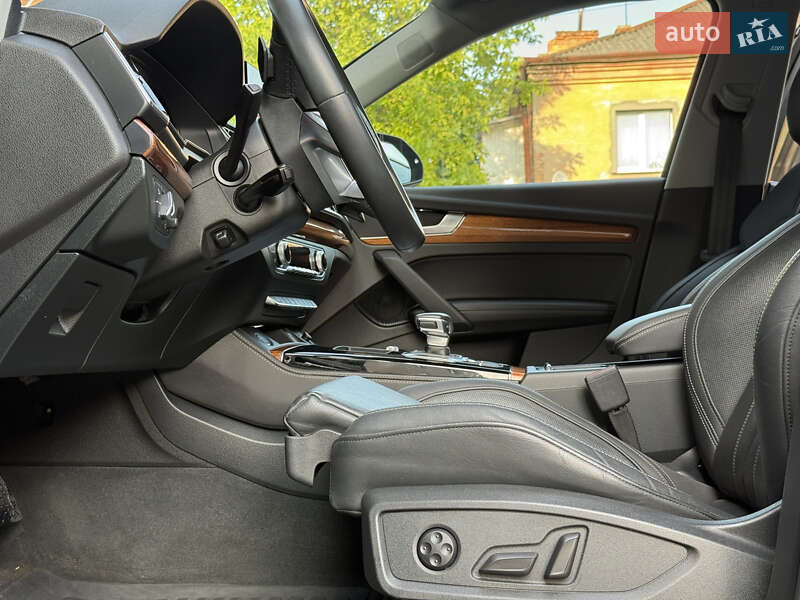 Внедорожник / Кроссовер Audi Q5 2021 в Ровно