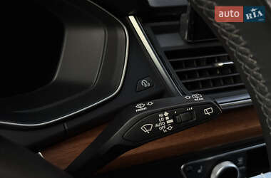 Позашляховик / Кросовер Audi Q5 2021 в 