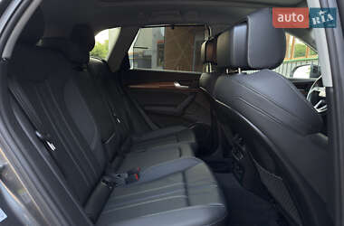 Позашляховик / Кросовер Audi Q5 2021 в 