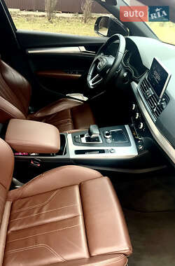 Внедорожник / Кроссовер Audi Q5 2020 в 