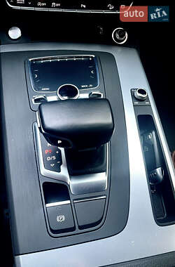 Внедорожник / Кроссовер Audi Q5 2020 в 
