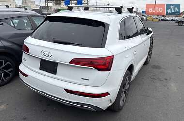 Внедорожник / Кроссовер Audi Q5 2021 в 