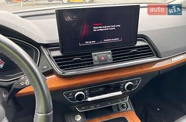 Внедорожник / Кроссовер Audi Q5 2021 в 