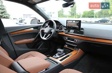 Внедорожник / Кроссовер Audi Q5 2021 в 