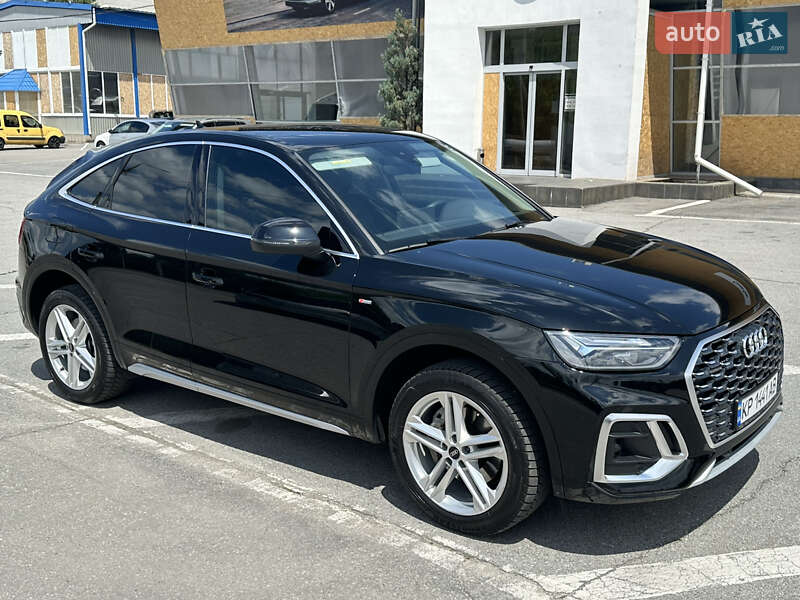 Внедорожник / Кроссовер Audi Q5 2021 в Киеве