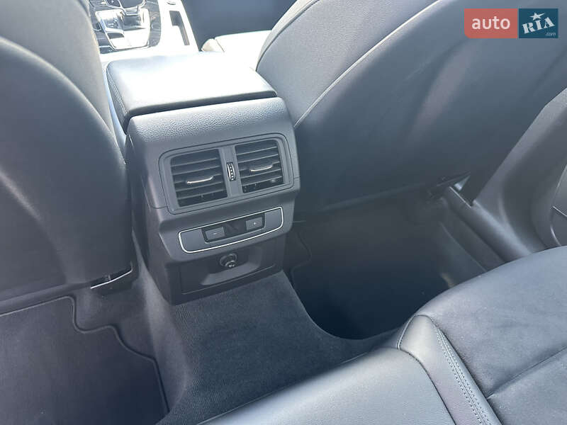 Внедорожник / Кроссовер Audi Q5 2021 в Киеве