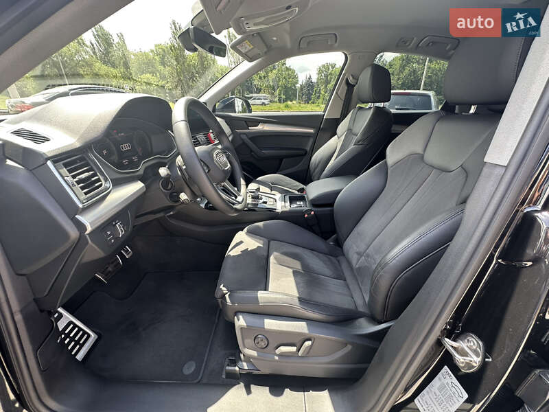 Внедорожник / Кроссовер Audi Q5 2021 в Киеве