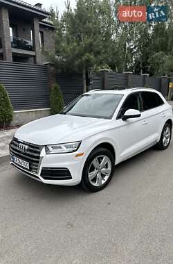 Внедорожник / Кроссовер Audi Q5 2018 в 