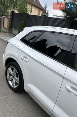 Внедорожник / Кроссовер Audi Q5 2018 в 