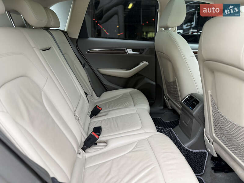 Внедорожник / Кроссовер Audi Q5 2011 в Киеве