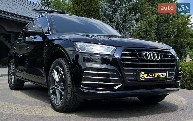 Внедорожник / Кроссовер Audi Q5 2020 в 
