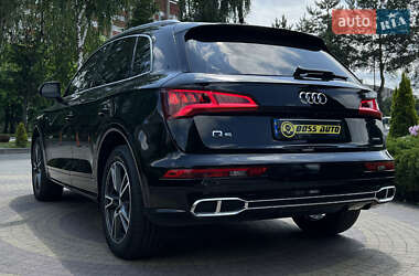 Внедорожник / Кроссовер Audi Q5 2020 в 
