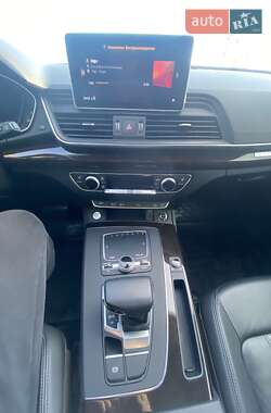 Внедорожник / Кроссовер Audi Q5 2018 в 