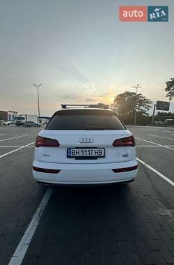 Внедорожник / Кроссовер Audi Q5 2018 в 