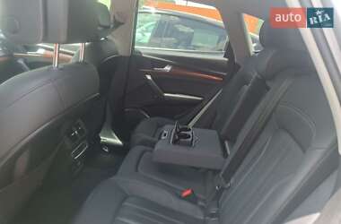 Внедорожник / Кроссовер Audi Q5 2021 в 