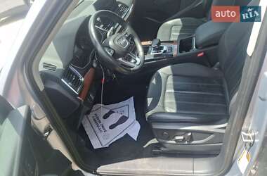 Внедорожник / Кроссовер Audi Q5 2021 в 
