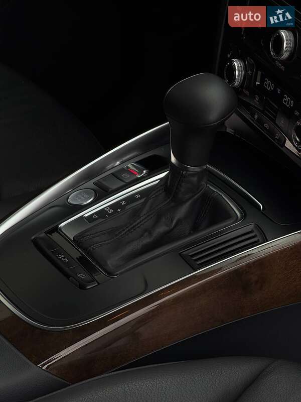 Внедорожник / Кроссовер Audi Q5 2012 в Черновцах