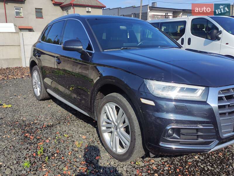 Внедорожник / Кроссовер Audi Q5 2018 в Нововолынске