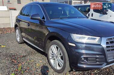 Позашляховик / Кросовер Audi Q5 2018 в 