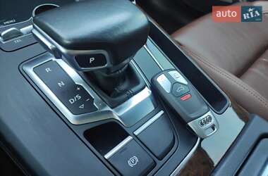 Позашляховик / Кросовер Audi Q5 2018 в 
