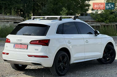 Внедорожник / Кроссовер Audi Q5 2017 в 