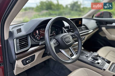 Внедорожник / Кроссовер Audi Q5 2019 в 