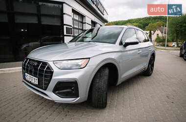 Позашляховик / Кросовер Audi Q5 2021 в 