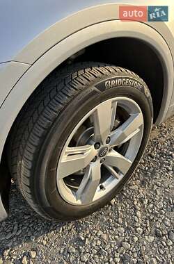 Внедорожник / Кроссовер Audi Q5 2019 в 