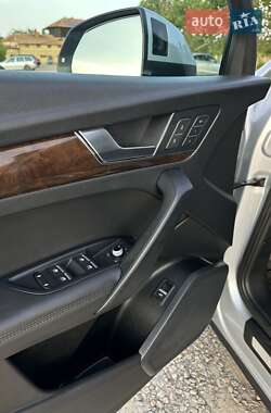 Внедорожник / Кроссовер Audi Q5 2019 в 