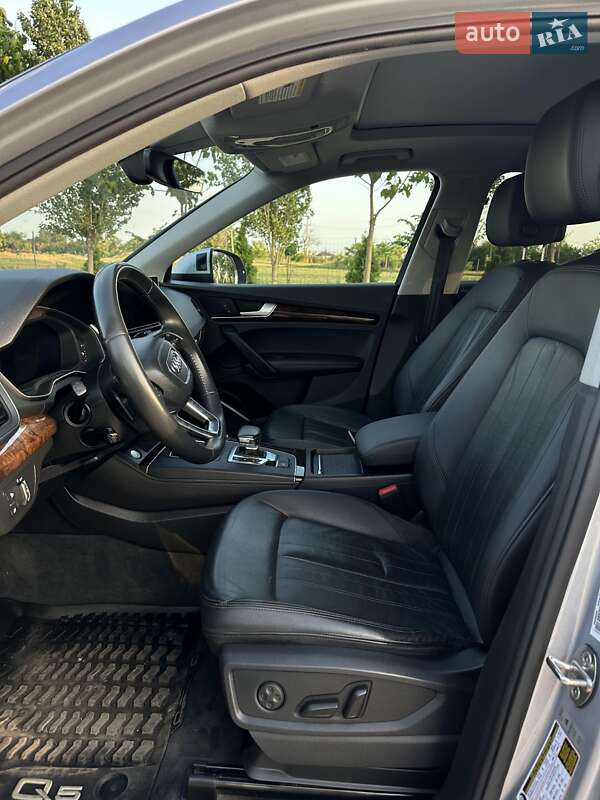 Позашляховик / Кросовер Audi Q5 2019 в Одесі