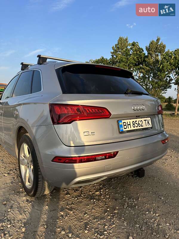 Позашляховик / Кросовер Audi Q5 2019 в Одесі