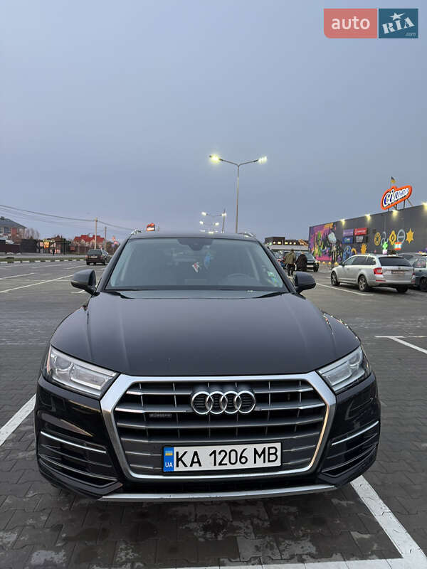 Внедорожник / Кроссовер Audi Q5 2017 в 