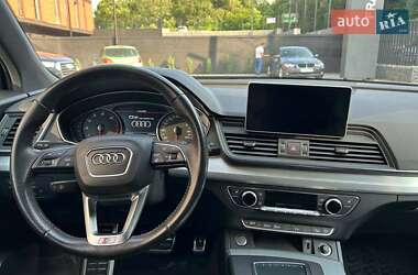 Внедорожник / Кроссовер Audi Q5 2017 в 