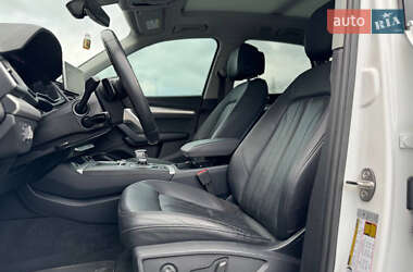 Внедорожник / Кроссовер Audi Q5 2018 в 