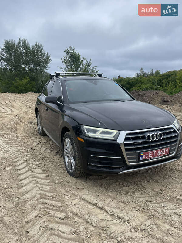 Внедорожник / Кроссовер Audi Q5 2018 в 