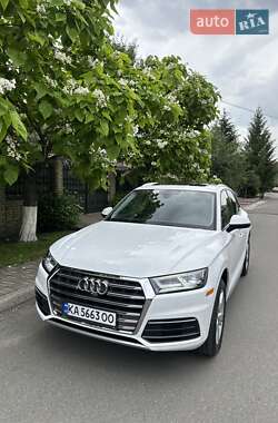 Внедорожник / Кроссовер Audi Q5 2018 в 