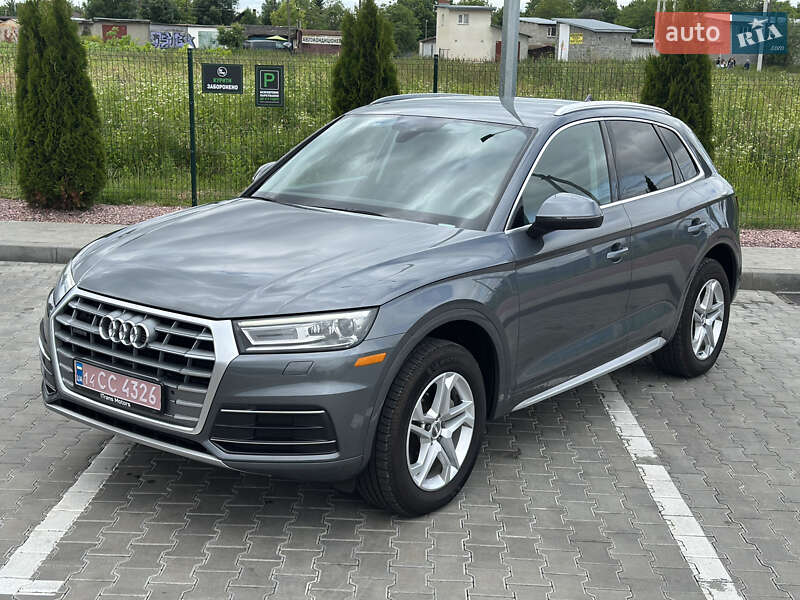 Внедорожник / Кроссовер Audi Q5 2019 в 
